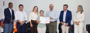 Governo de Minas entrega t&iacute;tulos de regulariza&ccedil;&atilde;o fundi&aacute;ria urbana para mais de 200 fam&iacute;lias no Tri&acirc;ngulo Mineiro