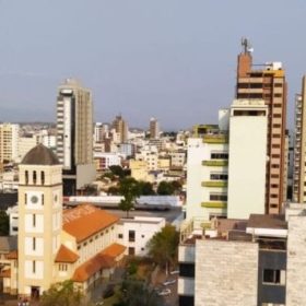 Calor e tempo seco seguem nesta quinta-feira (2/10) em Divinópolis