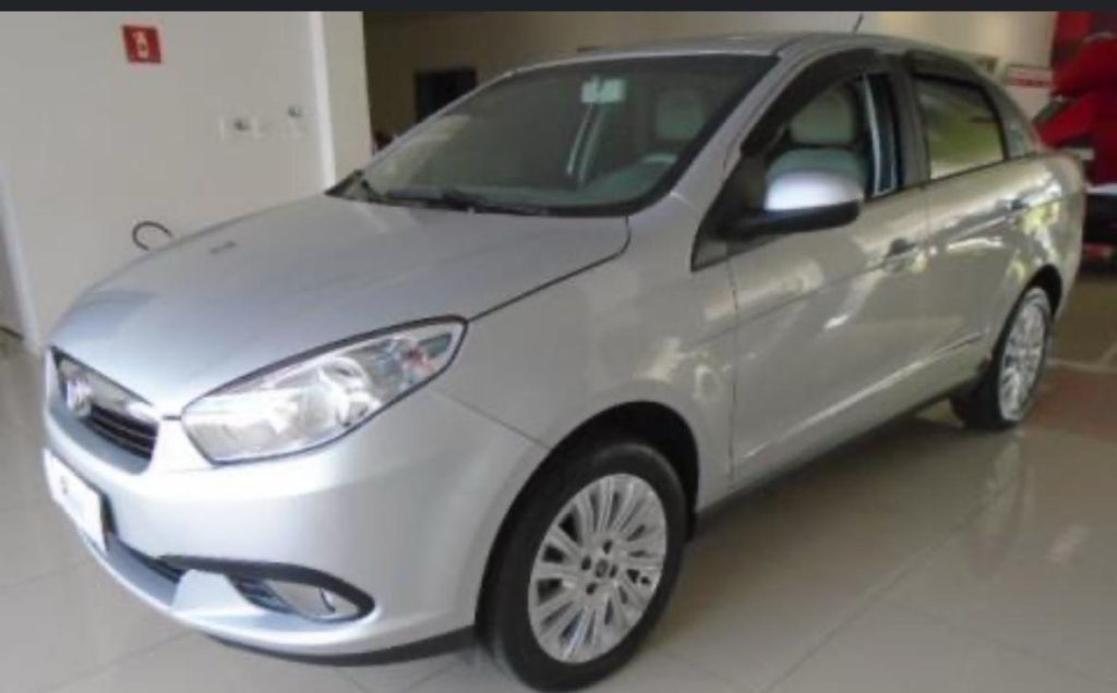 Carro &eacute; furtado no bairro Bela Vista, em Divin&oacute;polis