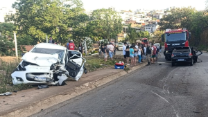 Grave acidente deixa cinco feridos na BR-352, em Pitangui