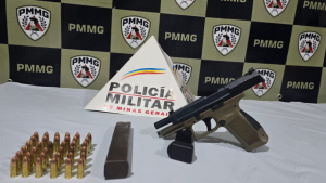 Pol&iacute;cia Militar apreende pistola e muni&ccedil;&otilde;es ap&oacute;s persegui&ccedil;&atilde;o em Arcos