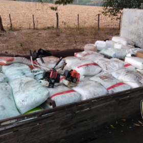 Polícia recupera carga de R$ 500 mil furtada na zona rural de Cláudio e prende suspeito