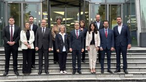 Em Paris, Governo de Minas estreita laços com universidade de negócios que deve ampliar atuação em Belo Horizonte
