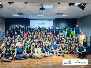 Instituto Divicred promove visita &agrave; cooperativa e tarde de cinema para alunos do +Futuro