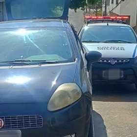 Nova Serrana: PM recupera carro furtado e prende acusado por receptação