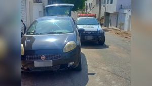 Pol&iacute;cia Militar recupera carro furtado e prende homem por recepta&ccedil;&atilde;o em Nova Serrana