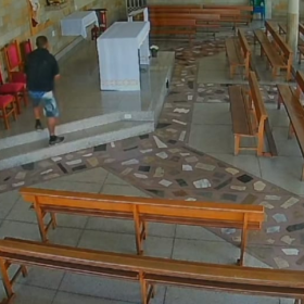 Homem tenta furtar doações de fiéis em igreja de Itaúna
