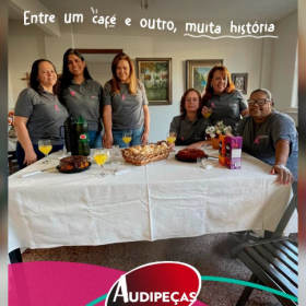 Um café, boas risadas e muita conversa: foi assim o Outubro Rosa na Audipeças