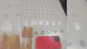 Nova Serrana: Mulher &eacute; flagrada com drogas e dinheiro durante patrulhamento da Guarda Municipal