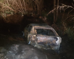 Carro pega fogo após acidente na MG-431, entre Itaúna e Itatiaiuçu