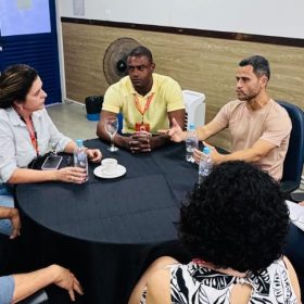 Reuni&atilde;o entre Gleidson, Gleide Andrade e UFSJ discute situa&ccedil;&atilde;o do Hospital Regional de Divin&oacute;polis