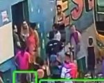 VÍDEO: vice-diretora de escola é agredida por avó de aluno na Grande BH
