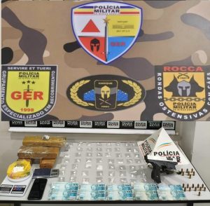 Nova Serrana: PM prende 3 com drogas e submetralhadora artesanal