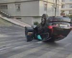 VÍDEO: carro capota após bater em veículos estacionados em BH