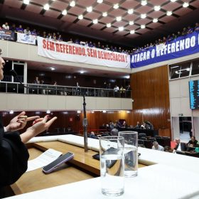 Deputada Lohanna lança abaixo-assinado contra a PEC sobre a privatização da Copasa