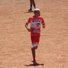 Gustavo desponta como forte candidato à revelação da Copa Divinópolis 2025