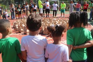 Campanha M&ecirc;s das Crian&ccedil;as do Servas mobiliza doa&ccedil;&otilde;es e leva a magia do circo a crian&ccedil;as e adolescentes em outubro
