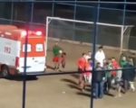 Adolescente sofre fratura grave na perna durante jogo de futebol em Nova Serrana