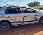 Carro capota e deixa três pessoas feridas em Formiga
