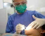 Mulheres vítimas de violência doméstica podem ter reconstrução dentária gratuita em Divinópolis