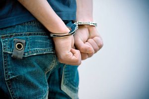 Homem é preso em motel de Contagem suspeito de ameaçar e agredir ex-namorada