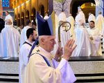 Dom Orlando Brandes pede leis favoráveis aos pobres durante missa de Nossa Senhora Aparecida