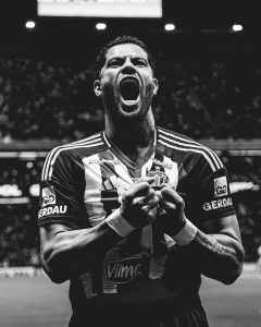 Atl&eacute;tico resolve jogar s&oacute; no segundo tempo e goleia o Sport em Recife.