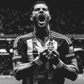 Acaba a “Era Hulk” no Galo e time toma goleada do Flamengo