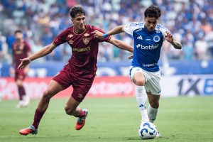 Em jogo com arbitragem contest&aacute;vel, Cruzeiro e Fluminense ficam no empate no Mineir&atilde;o.