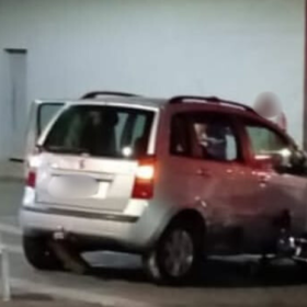 Motociclista fica ferido em colisão entre carro e moto, em Itaúna