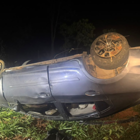 Acidente na BR-354 em Arcos deixa mulher morta e homem ferido
