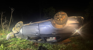 Acidente na BR-354 em Arcos deixa mulher morta e homem ferido