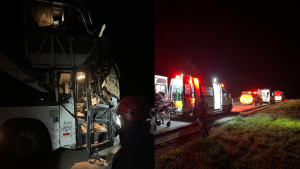 &Ocirc;nibus colide com carreta parada na BR-381 entre Carm&oacute;polis de Minas e Oliveira