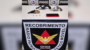 Pol&iacute;cia Militar apreende armas guardadas em cofre e prende homem em Lagoa da Prata