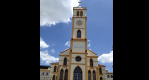 Divin&oacute;polis: Imagem peregrina do Senhor Bom Jesus de Congonhas visita Santu&aacute;rio do bairro Niter&oacute;i