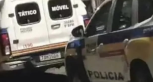 Homem &eacute; morto a tiros dentro de casa em Oliveira