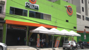 Divin&oacute;polis inaugura nova unidade do Oliveira Super