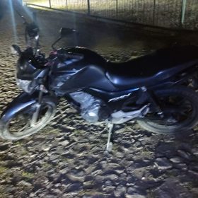 Casal fica ferido após motociclista sem CNH perder controle na MG-050 em Carmo do Cajuru