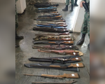 Homem é preso com 41 armas de fogo em Candeias