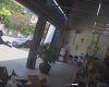Homem entra em loja, atira e persegue empresário na rua Pitangui, em Divinópolis