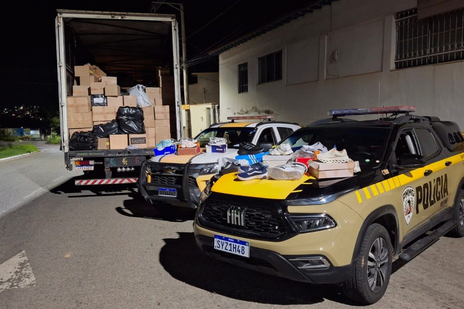 Mais de 5 mil pares de calçados sem nota fiscal são apreendidos em Oliveira; motorista é preso