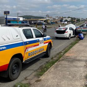 Polícia prende dois homens por receptação e uso de drogas na MG-050 em Divinópolis