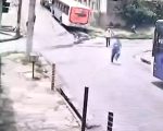 Motorista de ônibus esfaqueia guarda municipal após discussão na Grande BH