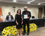 Alican Albernaz recebe Comenda Desembargador Hélio Costa em Divinópolis