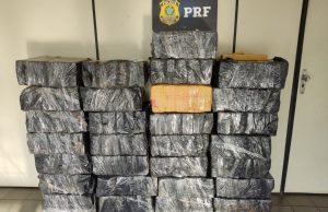 Pol&iacute;cia apreende mais de 500kg de maconha e recupera carro roubado durante abordagem em Betim