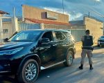 Carro de R$ 300 mil furtado em BH é recuperado pela PM no interior de MG