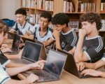 Estudantes de escola estadual desenvolvem sistema para modernizar biblioteca