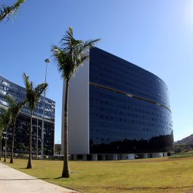 Governo de Minas sanciona projeto de lei sobre recomposição salarial de 5,4% para o funcionalismo público