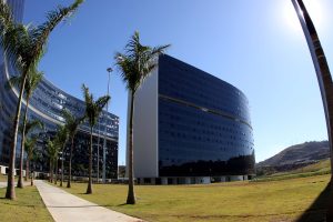 Governo de Minas sanciona projeto de lei sobre recomposição salarial de 5,4% para o funcionalismo público