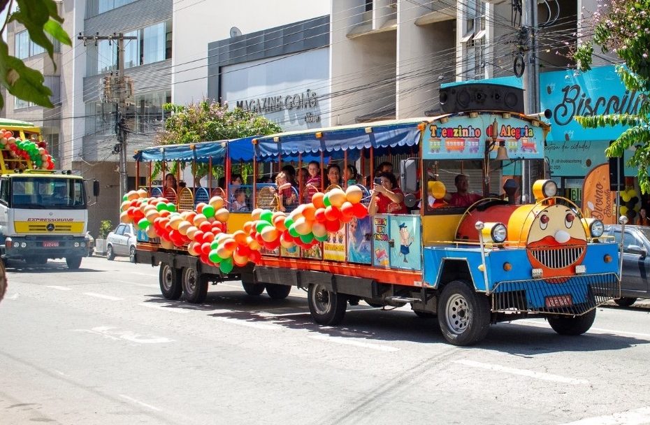 Carreata do Papai Noel da CDL agita Divinópolis neste sábado (29)